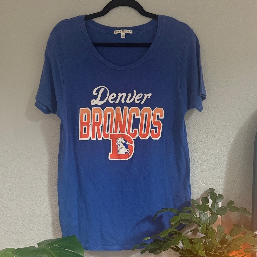 Junk Food Womens Top T-Shirt Denver Broncos Football Blue Orange Size Medium